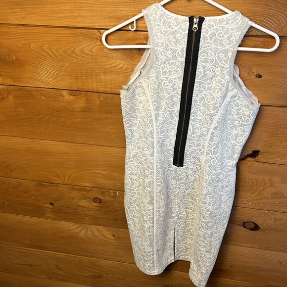 Krisa by Revolve XS Stylish‎ White Sleeveless Lace Dress Vintage Mini Wedding - Picture 7 of 8